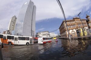 Leia mais sobre o artigo Medidas da Prefeitura de Manaus para evitar inundações estão entre as 38 ações de revitalização do centro histórico