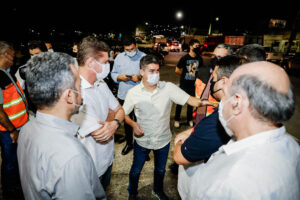 Leia mais sobre o artigo Prefeito e vice-prefeito de Manaus acompanham trabalhos de recuperação da avenida das Torres