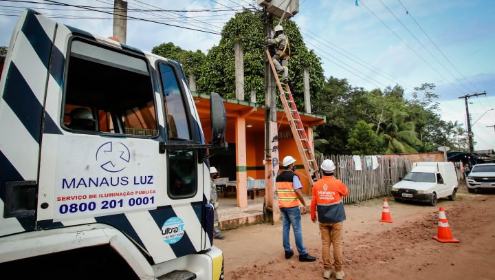 Você está visualizando atualmente ‘Ilumina Manaus Rural’ instalou mais de 300 pontos de iluminação de LED nas comunidades rurais da capital