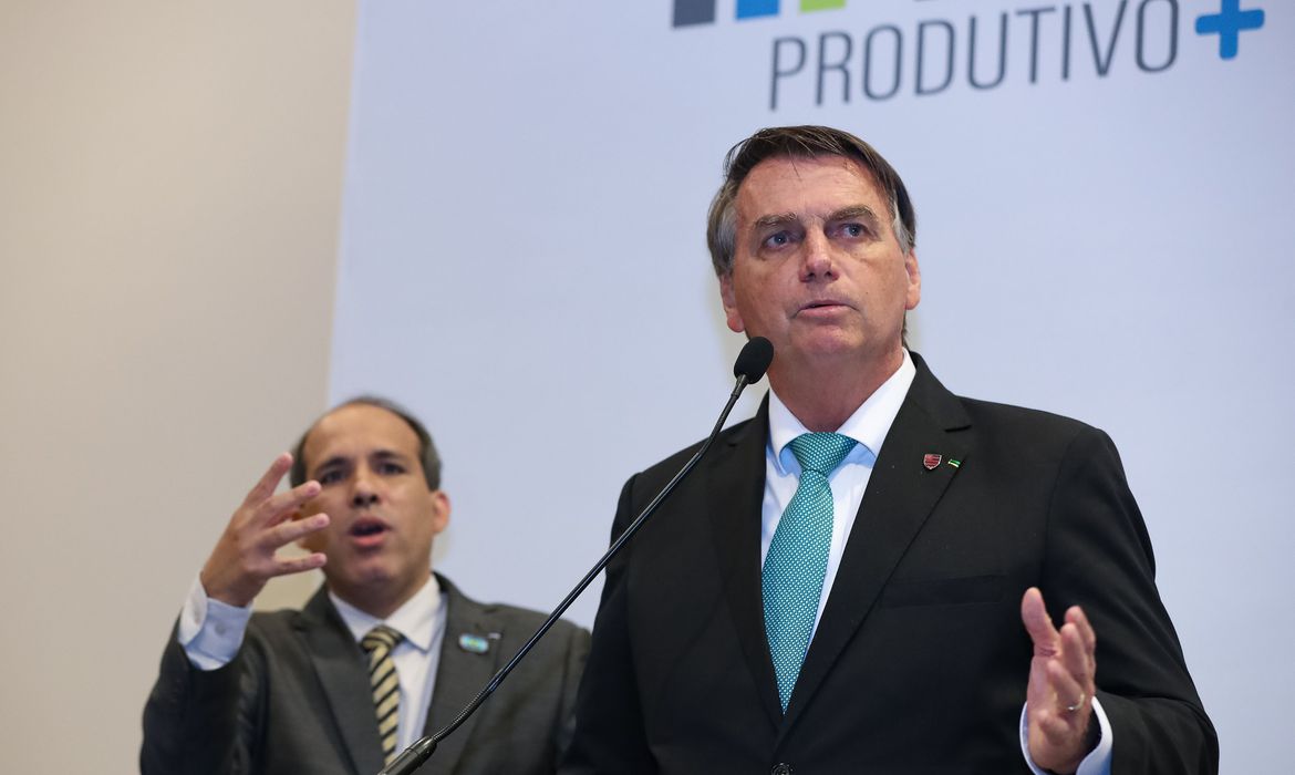 Leia mais sobre o artigo Presidente Bolsonaro pede a empresários para segurarem preço dos alimentos