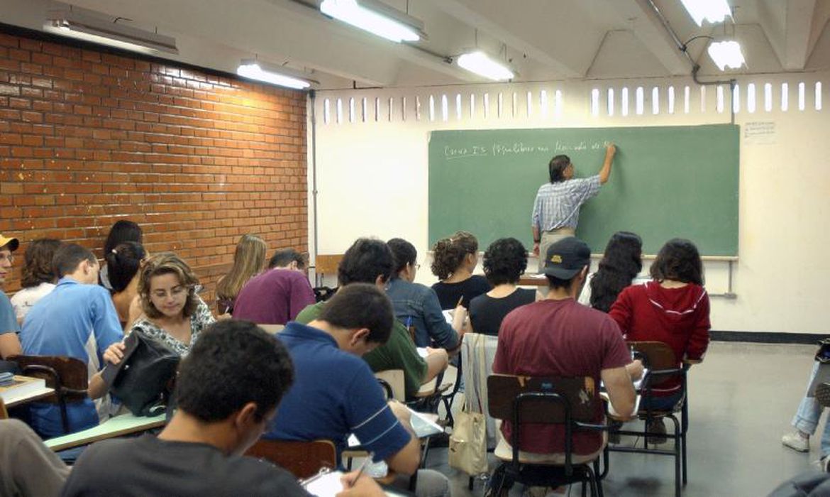 Leia mais sobre o artigo A 16ª Olímpiada de Matemática aplica provas até 3 de agosto