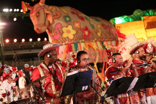 Você está visualizando atualmente Do palco do Teatro Amazonas para o Bumbódromo de Parintins