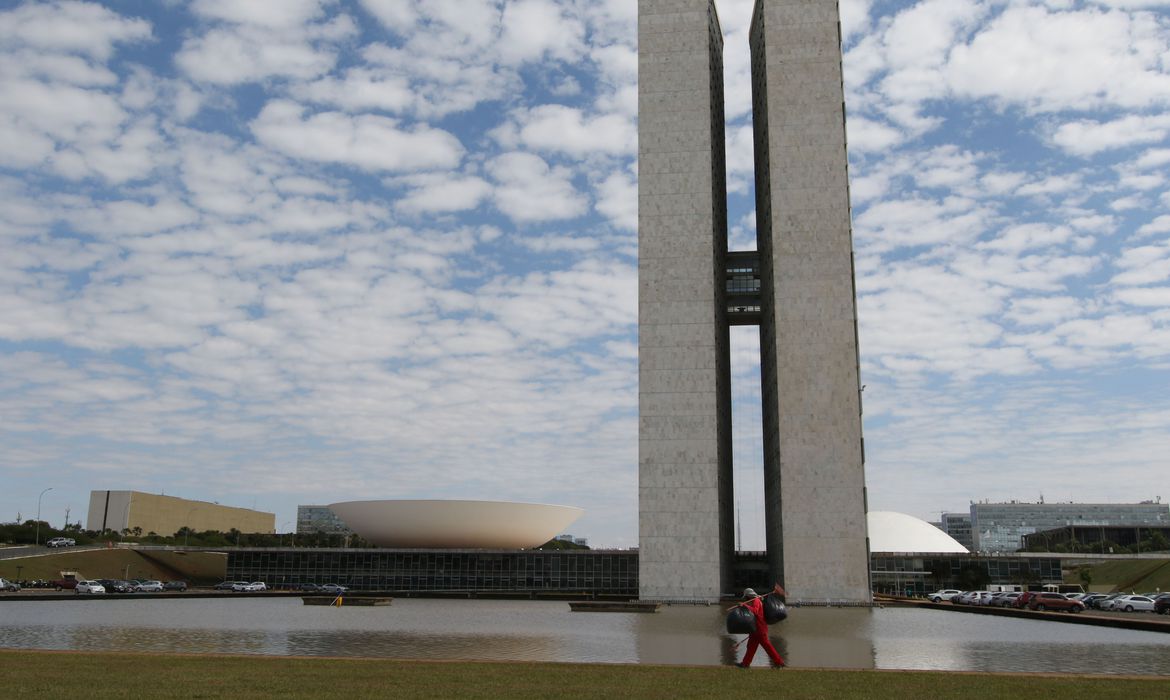 Leia mais sobre o artigo LDO de 2022 prevê aumento do fundo eleitoral para quase R$ 6 bilhões