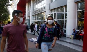 Leia mais sobre o artigo Covid-19: chilenos vacinados com CoronaVac terão dose de reforço