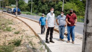 Leia mais sobre o artigo Seminf em Manaus implanta calçada na avenida Cosme Ferreira