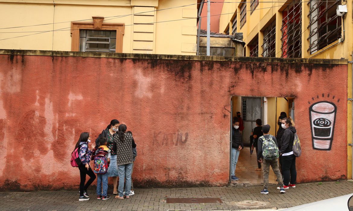 Leia mais sobre o artigo Escolas municipais de São Paulo já podem receber 100% dos estudantes