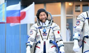 Leia mais sobre o artigo Rússia envia multimilionário japonês e assistente à Estação Espacial