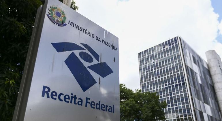 Leia mais sobre o artigo Receita abre consulta a lote residual de restituições do IR