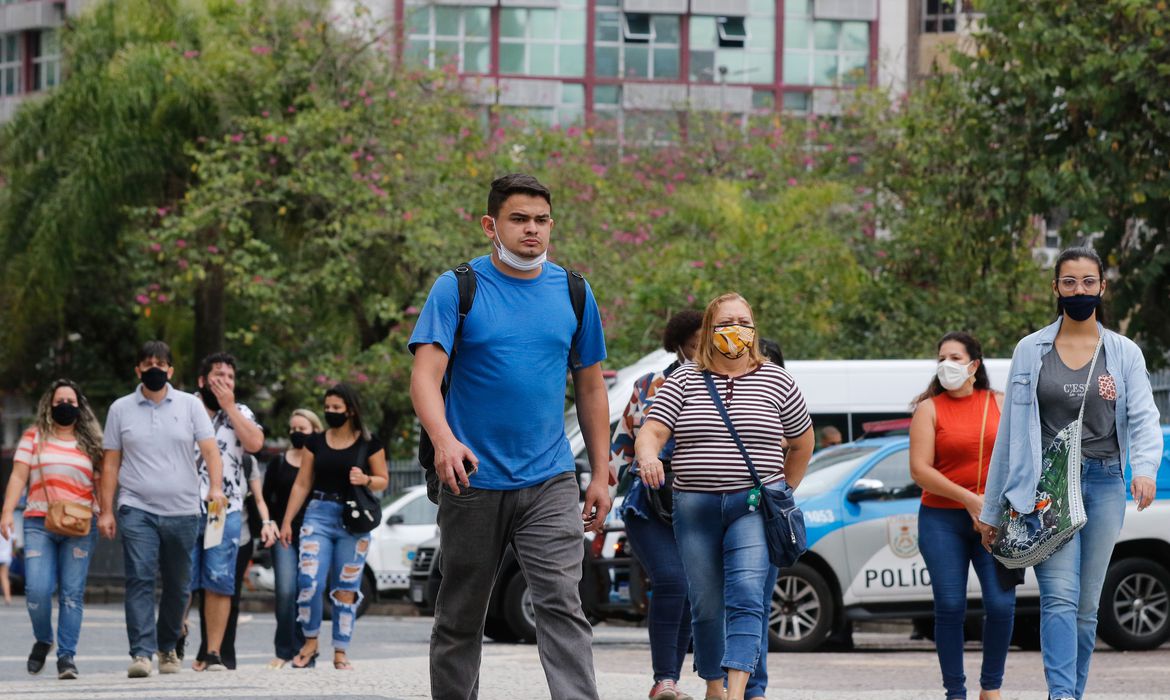 Você está visualizando atualmente Rio de Janeiro: O uso de máscaras poderá ser liberado em breve na Cidade