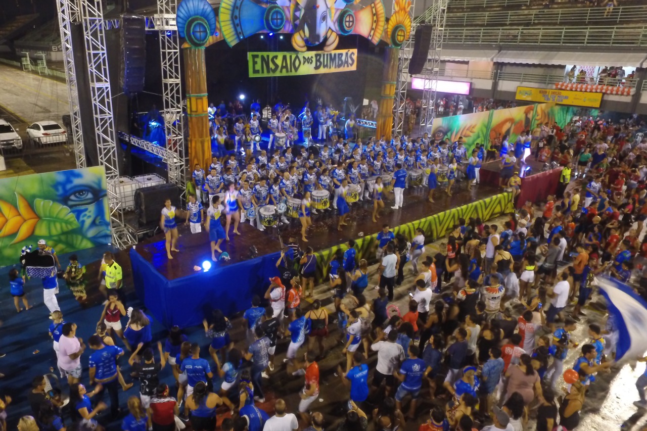 Você está visualizando atualmente Caprichoso e Garantido abrem temporada de ensaios em Manaus