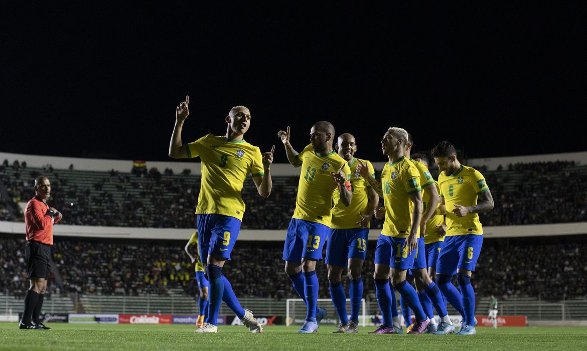 Você está visualizando atualmente Brasil retoma topo do ranking e Fifa define potes do sorteio da Copa