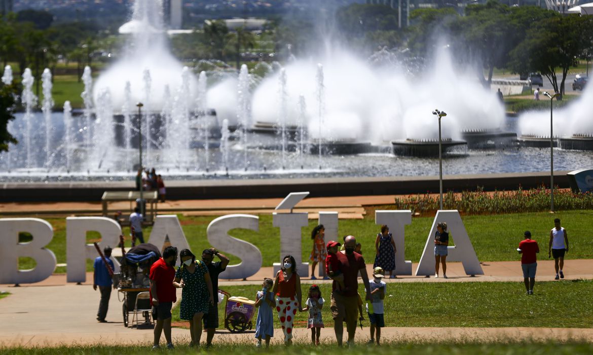 Você está visualizando atualmente Distrito Federal acaba com obrigatoriedade de máscaras