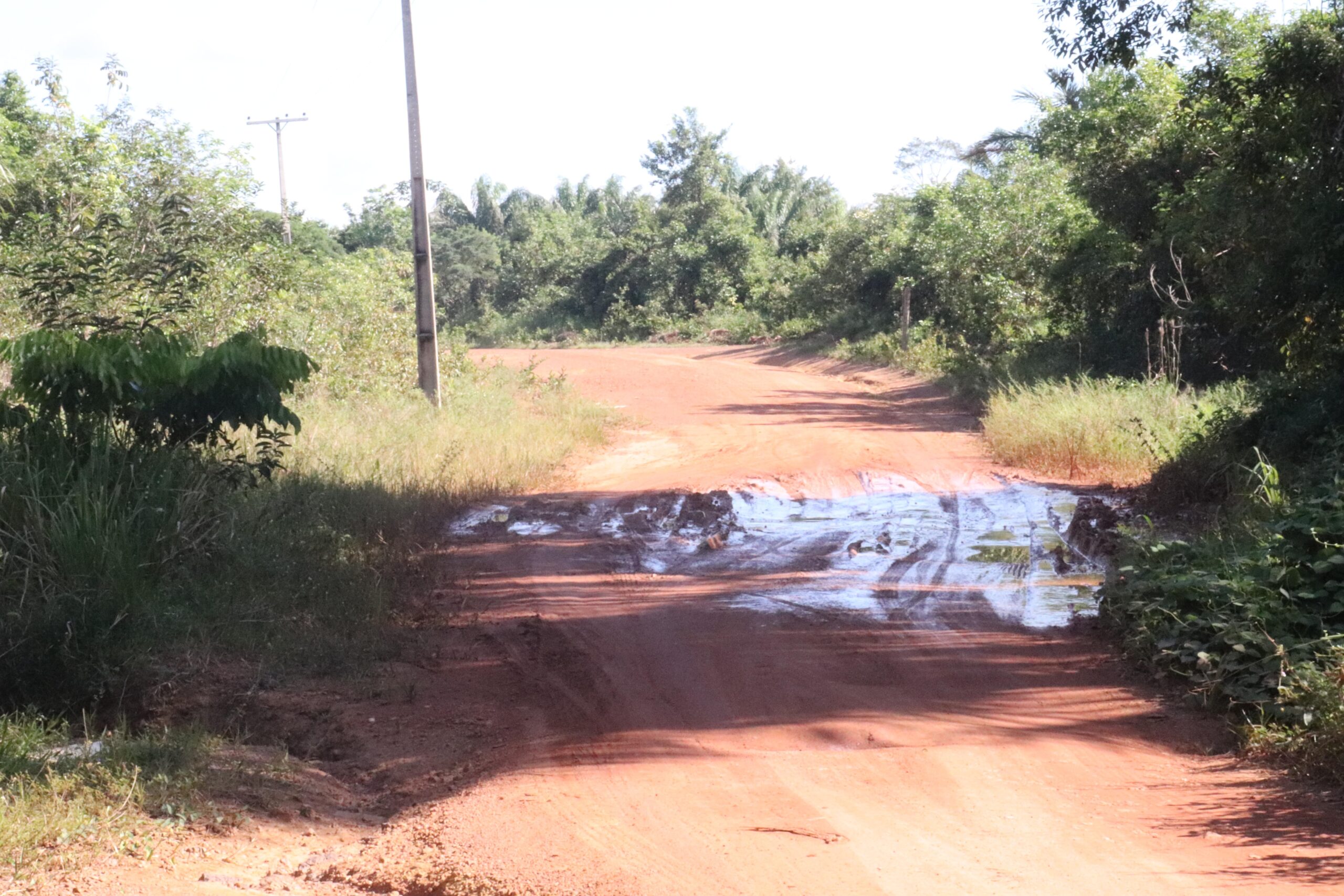 Você está visualizando atualmente Em Borba, Seinfra assina ordem de serviço para a pavimentação do Ramal do Mapiá