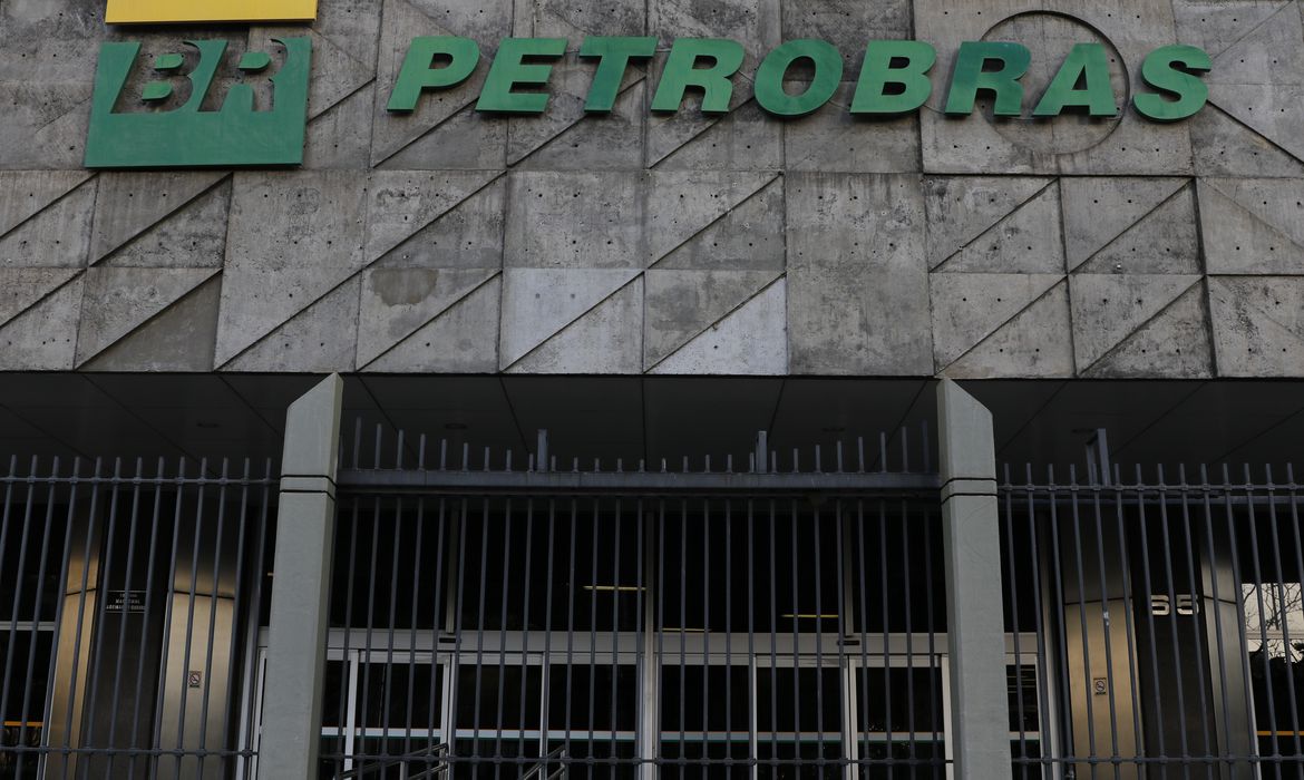 Leia mais sobre o artigo Petrobras Jovem Aprendiz tem 734 vagas em 14 estados e Distrito Federal