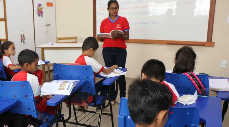 Você está visualizando atualmente AM- Regulamento de lei que garante premiação aos professores da rede estadual de ensino