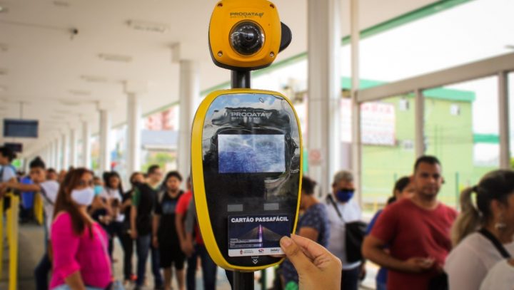 Leia mais sobre o artigo Passagem de transporte coletivo poderá ser paga via telefone celular