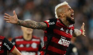 Leia mais sobre o artigo Flamengo vence Botafogo e retorna à vice-liderança do Brasileirão