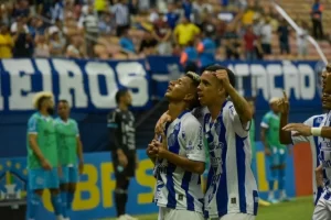 Leia mais sobre o artigo Copa Verde 2022: Os times São Raimundo e Paysandu empatam em jogo de ida para semifinal em Manaus