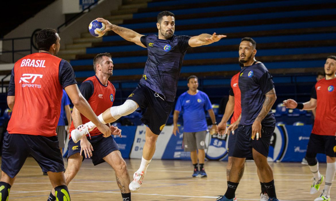 Você está visualizando atualmente Handebol: Brasil estreia com derrota no Torneio Quatro Nações