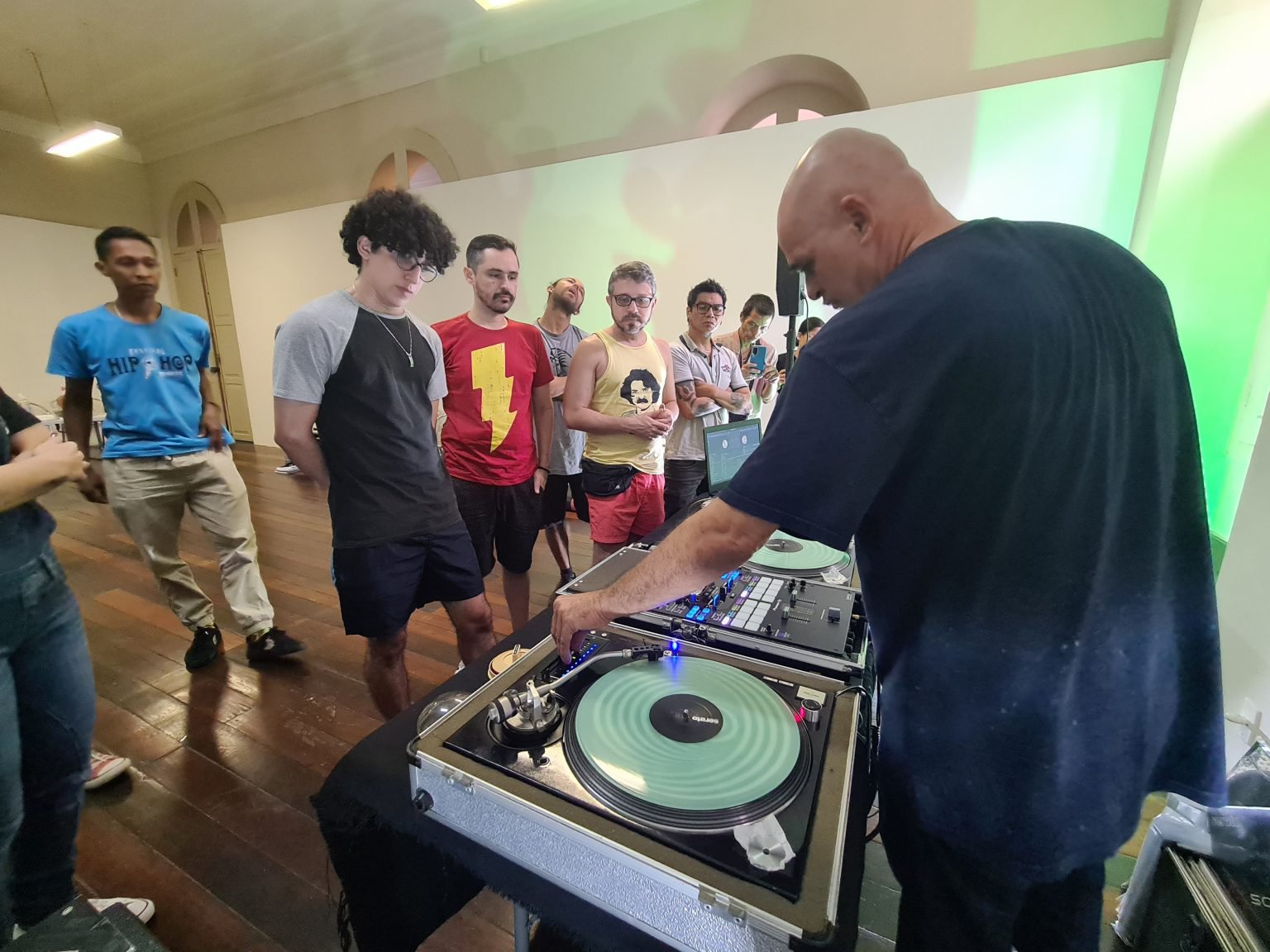 Você está visualizando atualmente Oficina da profissão de DJ é oferecido pelo Edital Manaus Faz Cultura