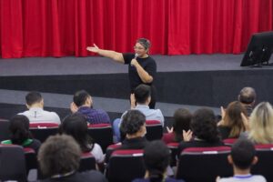 Leia mais sobre o artigo Palestra motivacional ‘Pró-Saeb’ é realizada para alunos de grêmios estudantis em Manaus