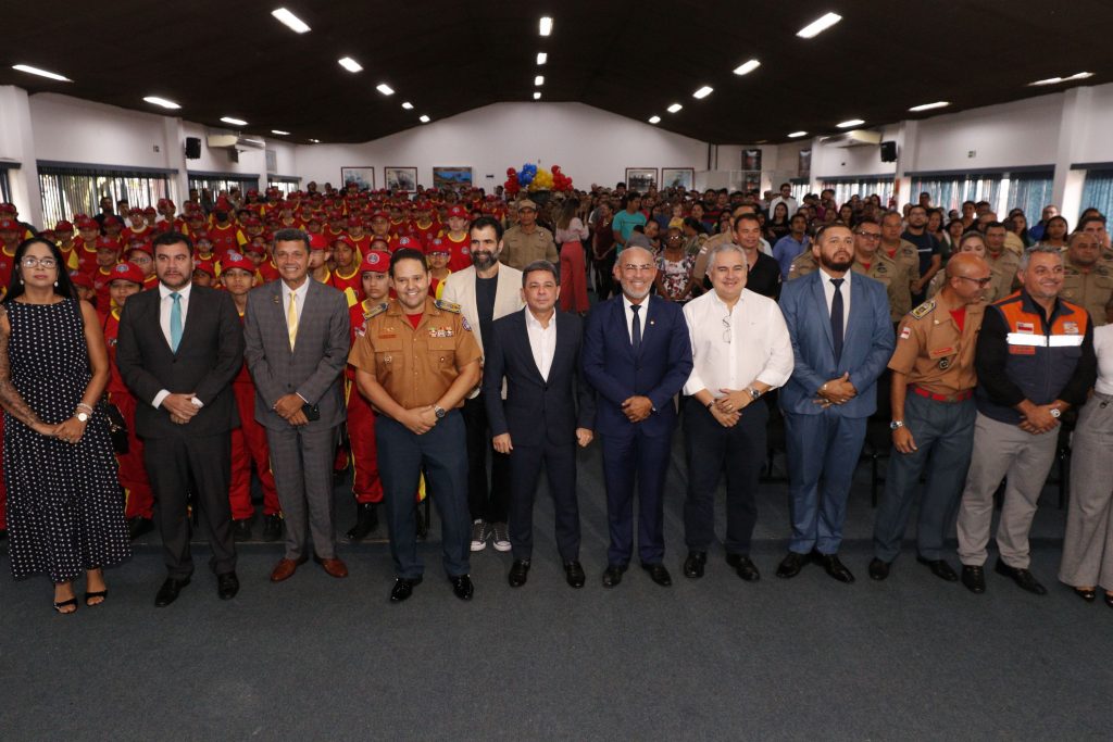 Leia mais sobre o artigo Projeto Bombeiro Mirim realiza aula inaugural do primeiro semestre de 2023