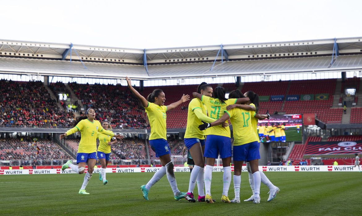 Leia mais sobre o artigo Futebol feminino: Brasil bate Alemanha em último teste antes