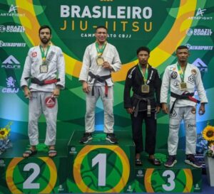 Leia mais sobre o artigo Atletas conquistam mais quatro medalhas na reta final do Campeonato Brasileiro de Jiu-Jítsu