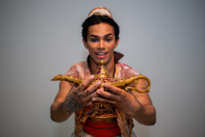 Leia mais sobre o artigo Espetáculo Aladdin no palco do Teatro Amazonas