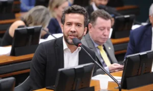 Leia mais sobre o artigo Fux autoriza quebra de sigilos bancário e fiscal de deputado Janones