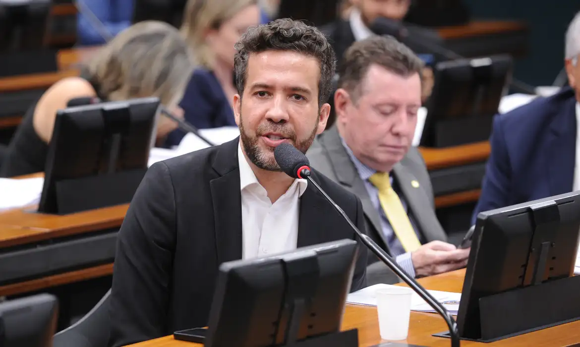 Você está visualizando atualmente Fux autoriza quebra de sigilos bancário e fiscal de deputado Janones