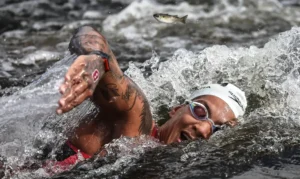 Leia mais sobre o artigo Natação: Ana Marcela é bronze nos 5km, o 1ª pódio do Brasil no Mundial