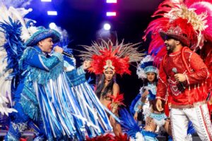 Leia mais sobre o artigo Bois de Parintins levam o show”Caprichoso e Garantido: O Duelo da Amazônia”, ao Festival de Curitiba