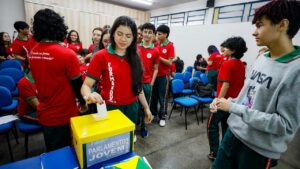 Leia mais sobre o artigo ALEAM realiza eleições dos primeiros participantes para o Parlamento Jovem 2024