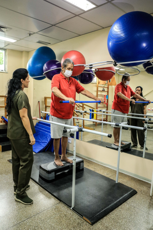 Você está visualizando atualmente Fisioterapia da FCecon reabilita pacientes com sequelas do tratamento oncológico