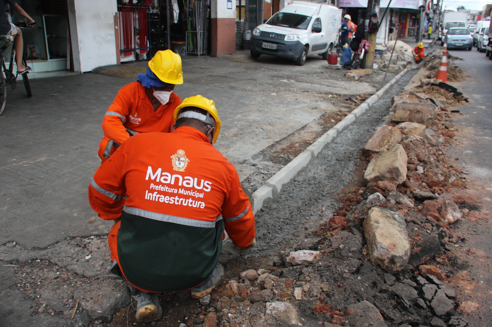 Você está visualizando atualmente Prefeitura de Manaus abre processo seletivo com 320 vagas para pedreiros e serventes da Seminf