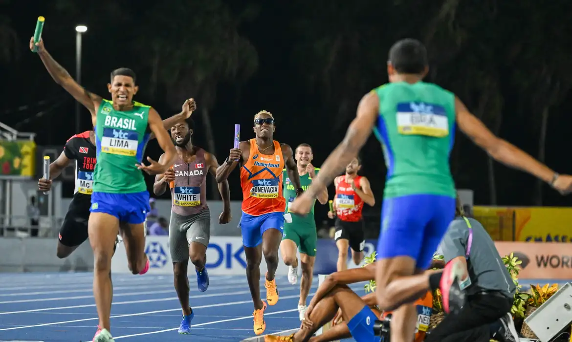 Leia mais sobre o artigo Paris 2024: Brasil leva vaga no revezamento 4×400 m e vôlei de praia