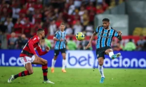 Leia mais sobre o artigo Flamengo recebe Grêmio no Maracanã mirando a ponta do Brasileiro