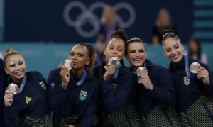 Leia mais sobre o artigo Equipe feminina conquista bronze na ginástica artística em Paris