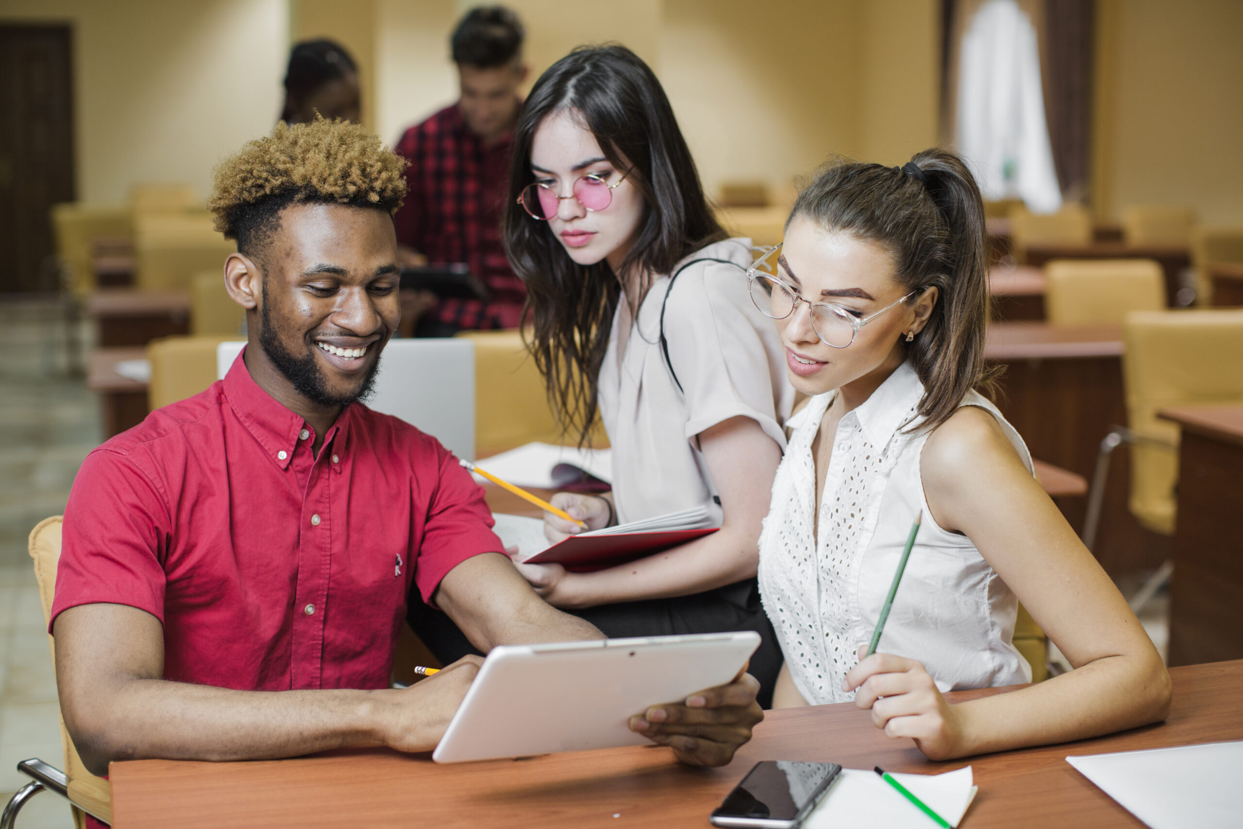 Leia mais sobre o artigo Inscrições para concurso de bolsas de estudo até 100% encerram sexta-feira