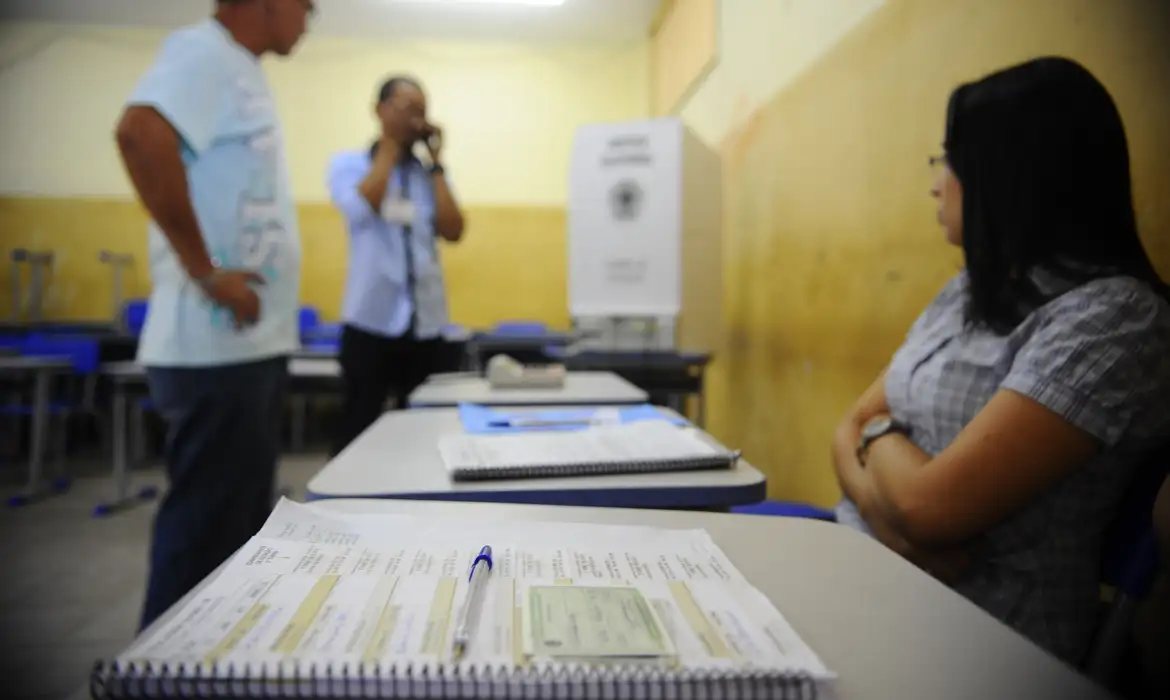 Você está visualizando atualmente Mesários podem pedir mudança de seção eleitoral até sexta-feira (30)