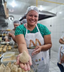 Leia mais sobre o artigo Projeto que capacita mães migrantes e refugiadas abre inscrições gratuitas em Manaus