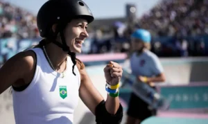 Leia mais sobre o artigo Dora Varella leva 4º lugar inédito para Brasil no skate park feminino