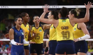 Leia mais sobre o artigo Brasil vence República Dominicana e vai à semifinal no vôlei feminino