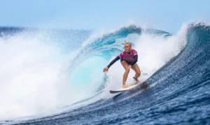 Leia mais sobre o artigo Tati Weston-Webb garante ao menos a prata para o Brasil no surfe