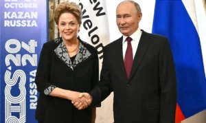 Leia mais sobre o artigo Com Putin, Dilma defende expansão do Brics e uso de moedas locais