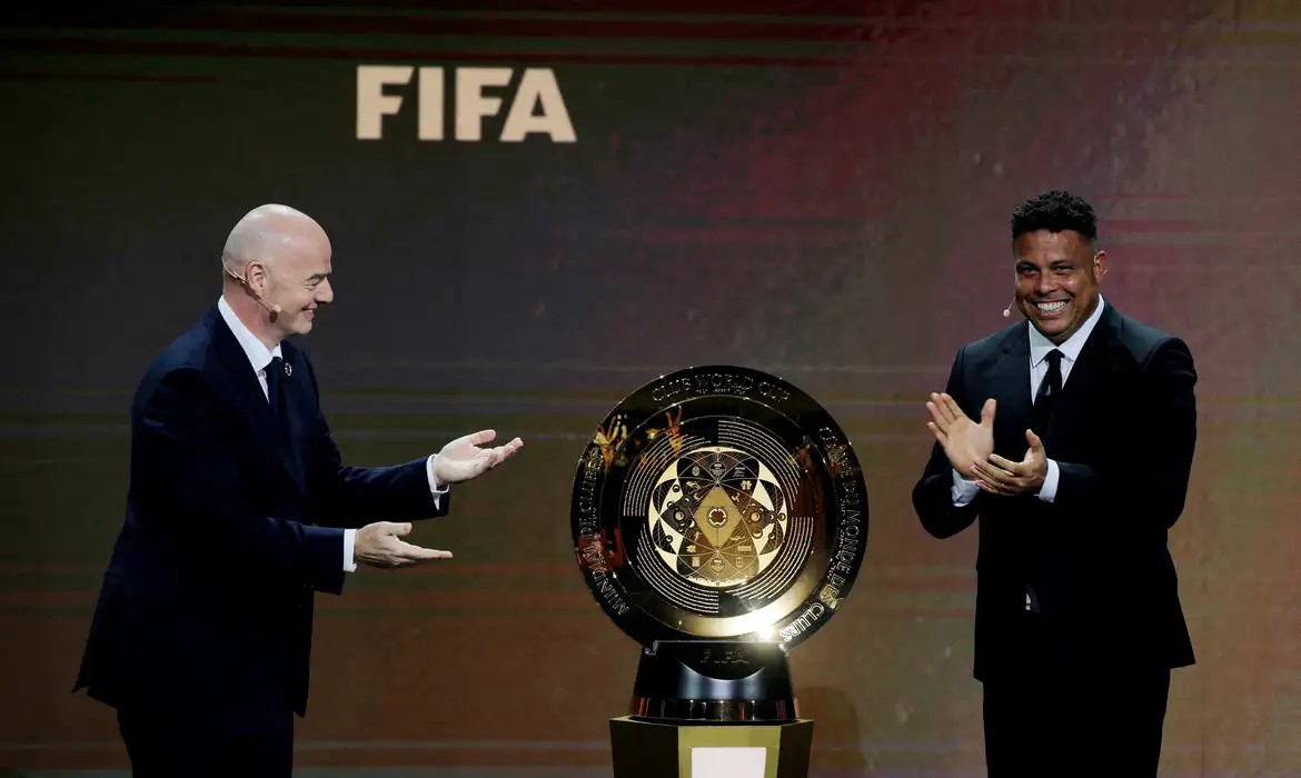 Leia mais sobre o artigo Definidos os grupos do Super Mundial de Clubes da Fifa de 2025