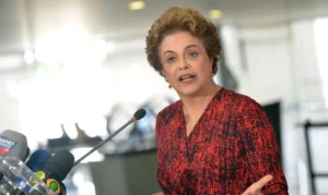 Leia mais sobre o artigo Dilma recebe alta do hospital e retoma presidência do banco do Brics