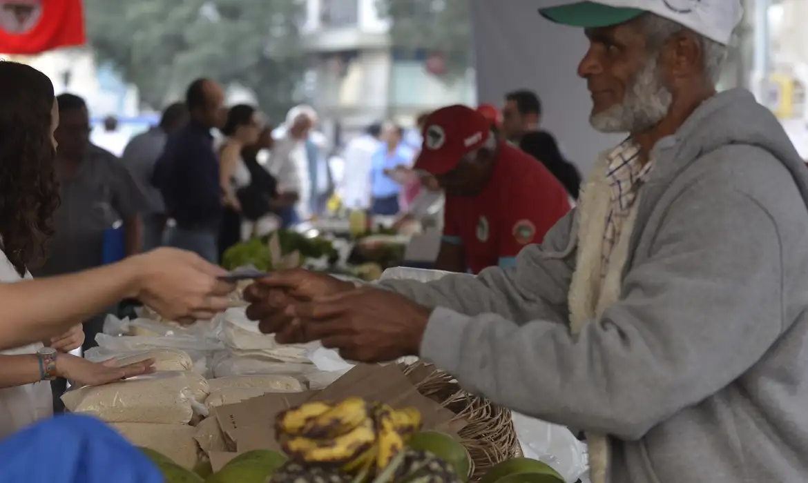 Você está visualizando atualmente Programa Desenrola Rural entra em vigor