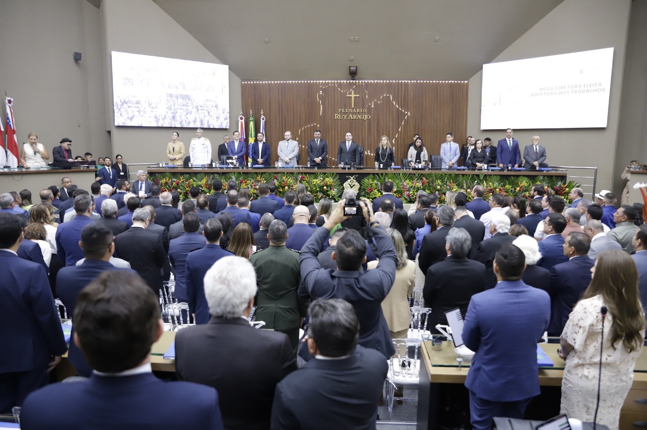 Você está visualizando atualmente Assembleia Legislativa do Amazonas inicia os trabalhos com a posse da Mesa Diretora